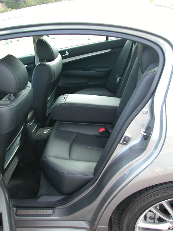 13.rearseat